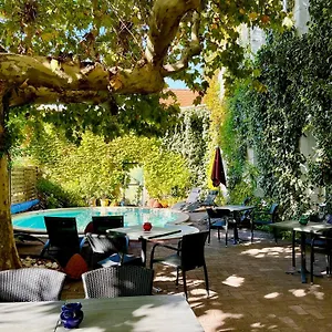 https://le-louvre.fr-provencehotel.com