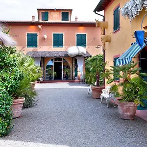 https://fattoria-santa-lucia-borgo-alla-cantina.it-tuscanyhotel.com